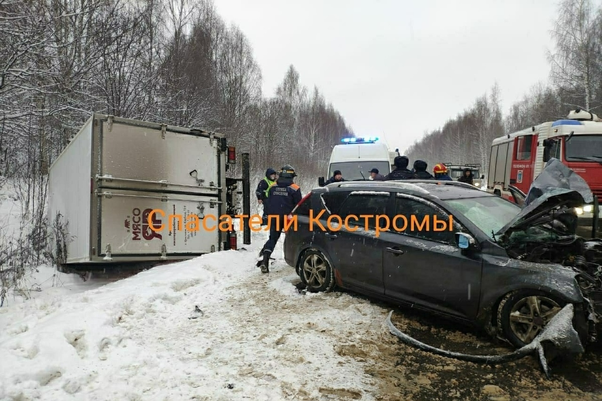 Несчастливое число: на 13-м километре шоссе Кострома-Нерехта произошло тяжелое ДТП