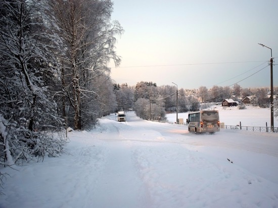 Часть дорог Карелии на зиму оставят под снежным накатом