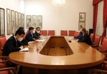 На прошлой неделе прошла встреча губернатора Алтайского края Виктора Томенко с чрезвычайным и полномочным послом Китайской Народной Республики в России Чжан Ханьхуэем