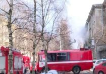 Во время пожара из дома в Московском районе вывели 17 человек, трое из которых — дети. Один из находившихся в квартире погиб.