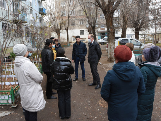Астраханцы провели Игорю Седову экскурсию по болевым точкам Ленинского района