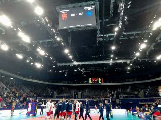 Белгородские волейболисты потерпели первое домашнее поражение