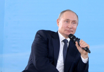 Президент России Владимир Путин заявил, что медицинская помощь населению не должна снижаться даже в пандемию коронавируса