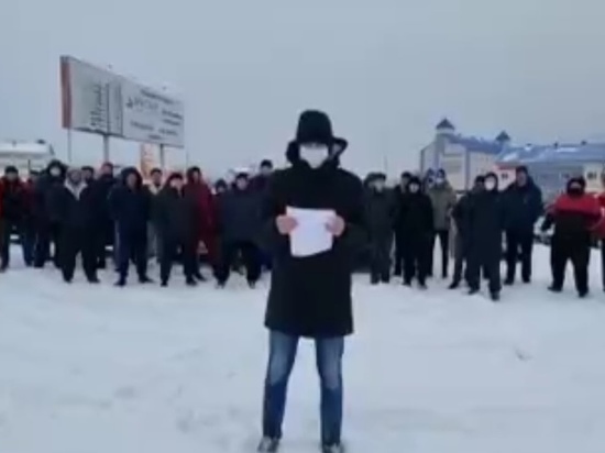 Таксисты сервиса "Яндекс" под Новосибирском бастуют из-за низких зарплат