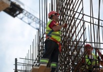 Министр строительства и ЖКХ Ирек Фазуллин заявил, что российские регионы смогут обойтись без иностранных рабочих на стройках