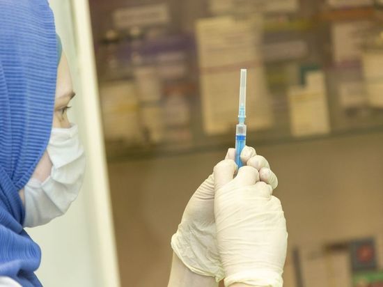 С завтрашнего дня непривитых жителей Татарстана начнут отстранять от работы