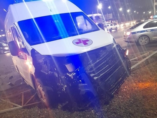 В центре Рязани в ДТП пострадала 30-летняя пассажирка скорой помощи