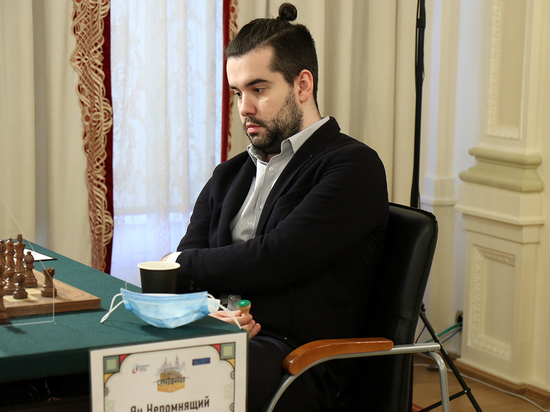 Шахматист Непомнящий выиграл 90 тысяч рублей на «Что? Где? Когда?»