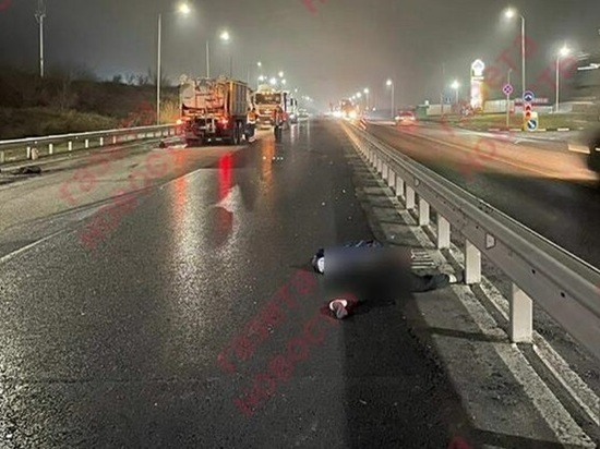 Дорожный рабочий погиб в ДТП во время ремонта трассы в Ростовской области