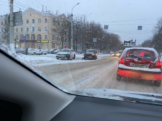 В Твери на одном из самых аварийных участков опять произошла авария