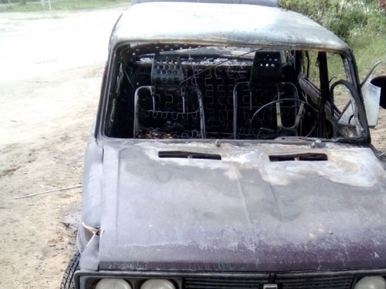 В Тверской области молодой мужчина угнал и сжег «Жигули» москвича