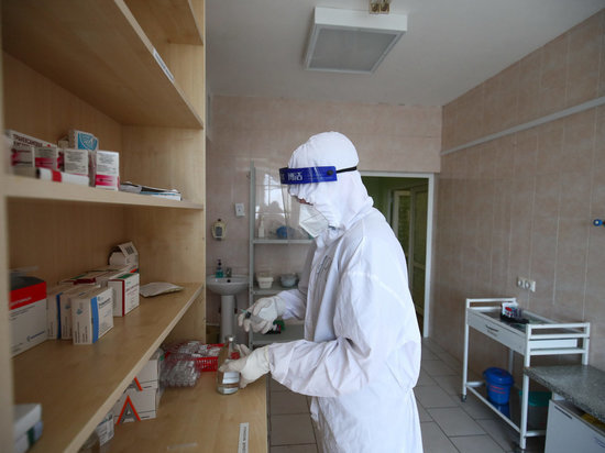 В Астраханской области COVID-19 заболели еще 242 человека, 5 умерли