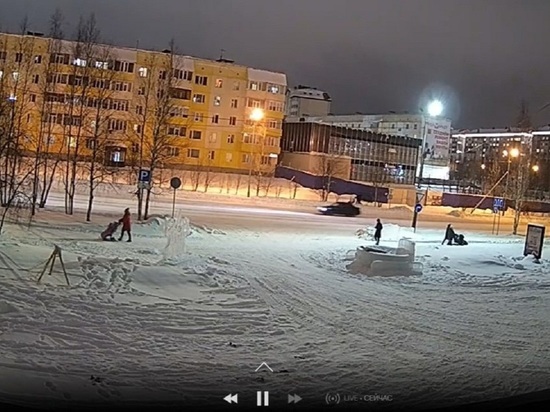 Видеокамеры для безопасности установили в ледовых городках Ноябрьска