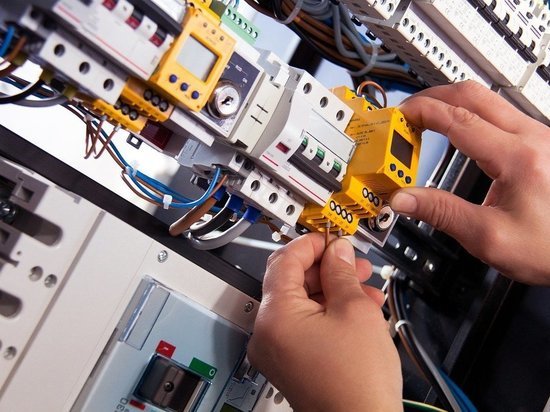 35-летний работник башкирского предприятия погиб от удара током