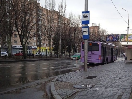 Несколько автобусов в Донецке изменят маршрут из-за обрезки деревьев