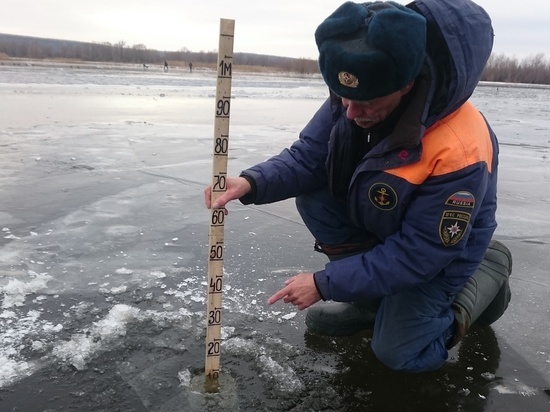 К сведению костромичей-рыболовов: недавние морозы еще не сделали лед достаточно прочным