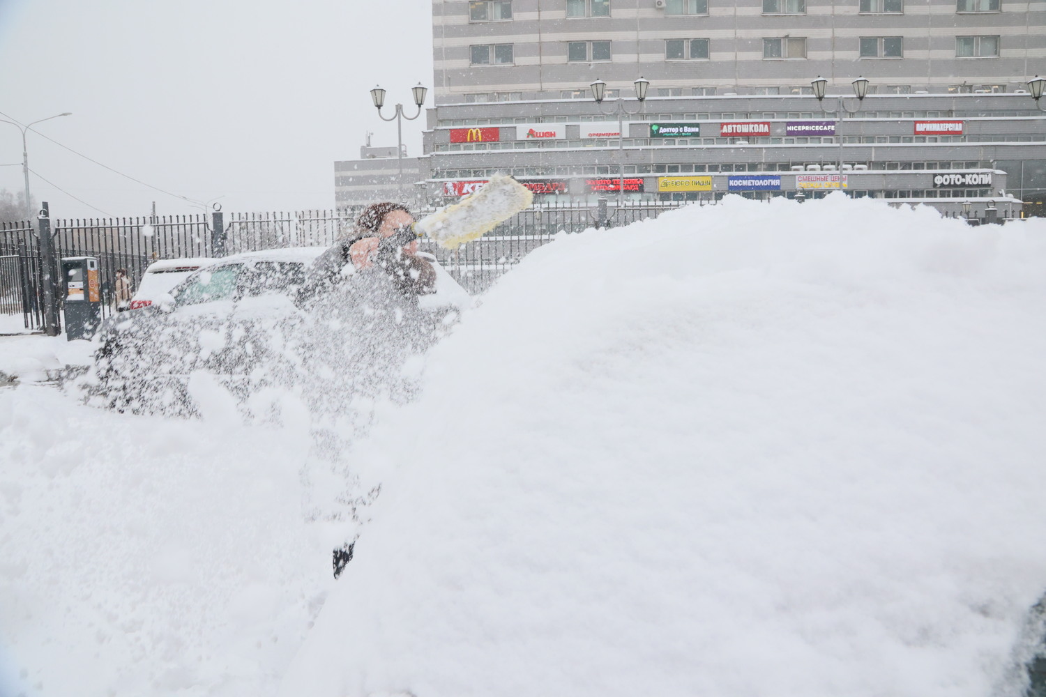 Будет ли еще снегопад в москве. Снежный циклон в Москве. Снегопад в Москве 2009. Снегопад Тушино. Снежный циклон в Санкт-Петербурге в декабре 2023 г.