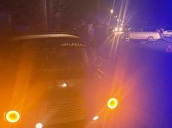 В Темрюкском районе отечественная легковушка насмерть задавила лежавшего на дороге пешехода