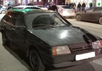 Легковушка совершила наезд на двух 17-летних ребят на улице Московской 