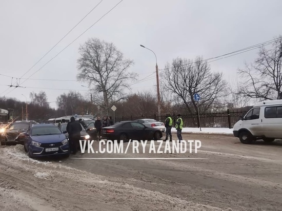 В массовом ДТП на улице Спортивной в Рязани никто не пострадал