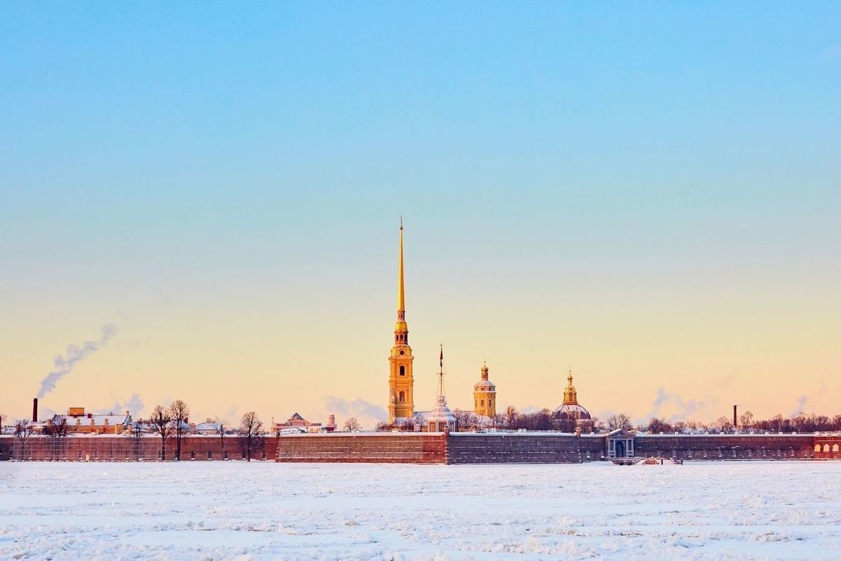 Петропавловский собор зимой СПБ