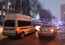 Во вторник днем неадекватный 45-летний житель столицы Сергей Глазов устроил бойню в МФЦ Рязанского района Москвы