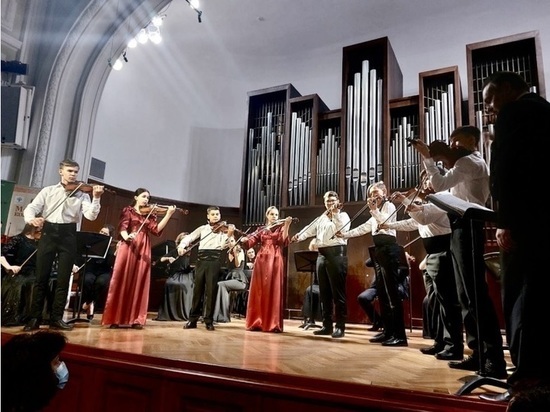 Смоленский ансамбль юных скрипачей выступил на концерте в Москве