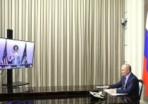 Медиа-площадки, телеканалы и пресса США вынуждены были иллюстрировать онлайн-встречу президентов России и США Владимира Путина и Джозефа Байдена кадрами, предоставленными пресс-службой Кремля и российскими СМИ