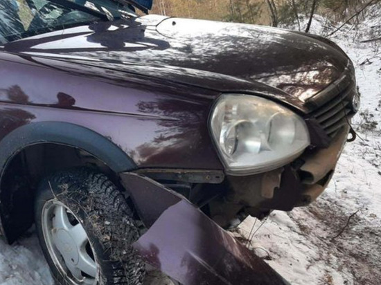 В Удмуртии пьяный водитель без прав вылетел на машине в кювет, есть пострадавшие
