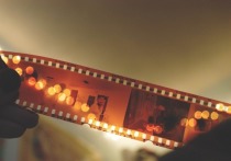 Губернатор принял решение о создании кинокомиссии
Специальный орган займется развитием производства кино в Свердловской области, будет привлекать кинокомпании и помогать с организацией съемочного процесса