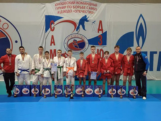 Тульские спортсмены стали серебряными призерами турнира по борьбе самбо и дзюдо «Отечество»