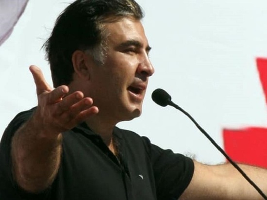 Саакашвили вернул себе право включать телевизор в палате