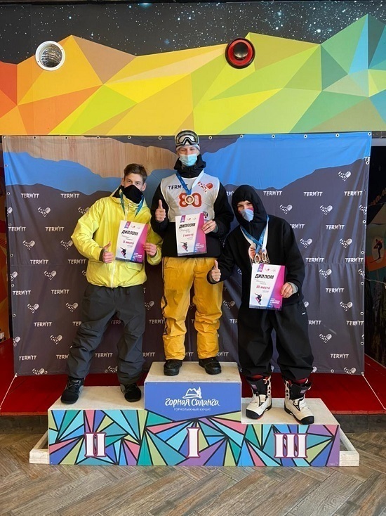 Мурманские сноубордисты заняли весь пьедестал на втором этапе Кубка России