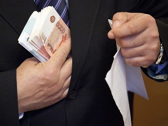 В Дагестане зарплата чиновников в три раза выше дохода среднего жителя