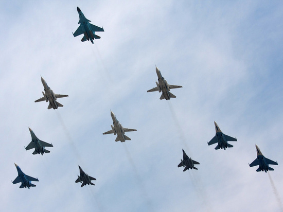 Российские истребители сблизились с французскими самолетами над Черным морем