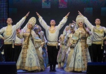 Накануне Нового года артисты заслуженного государственного академического ансамбля песни и танца «Донбасс» выступят перед жителями пяти городов республики, сообщает пресс-служба коллектива