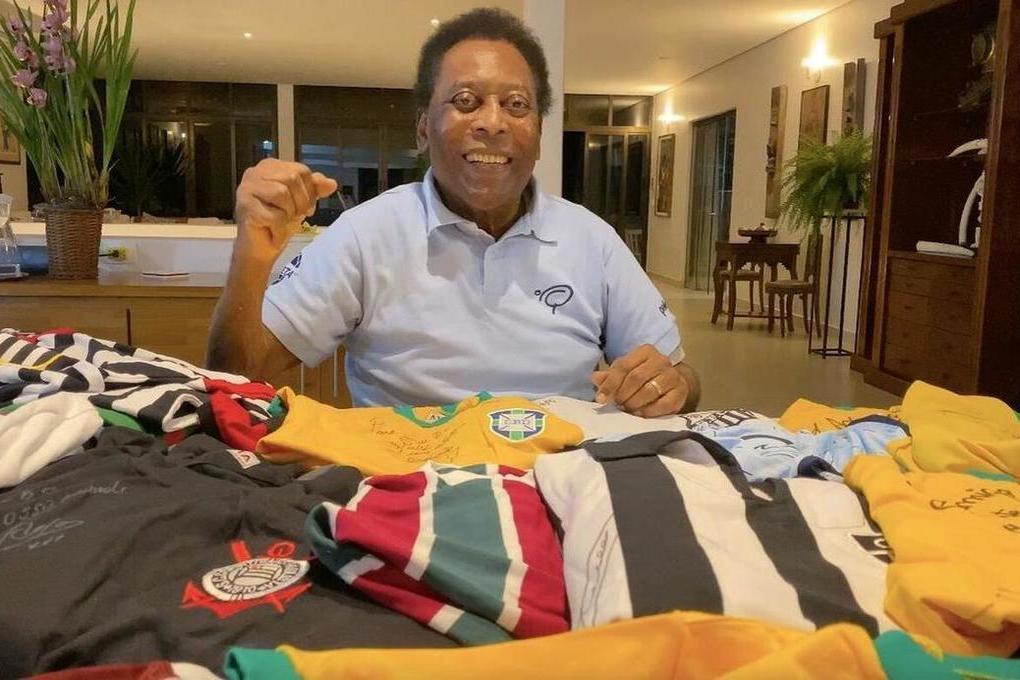 81-летний Пеле госпитализирован из-за опухоли в кишечнике