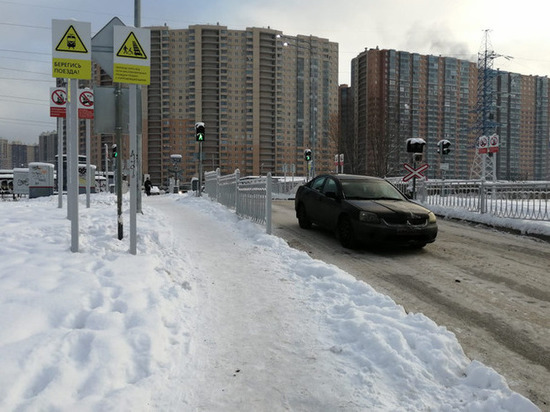 Третий железнодорожный переезд запущен между Кудрово и Санкт-Петербургом