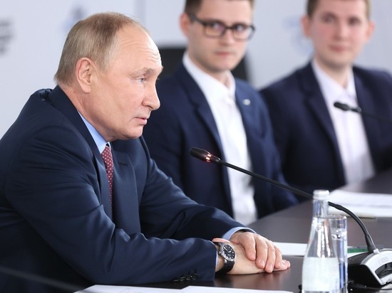 Путин сообщил о готовности обсудить с Рогозиным программу запуска микроспутников