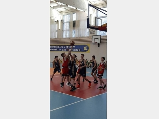 Юные смоленские баскетболисты победили в турнире команды из Твери и Подмосковья