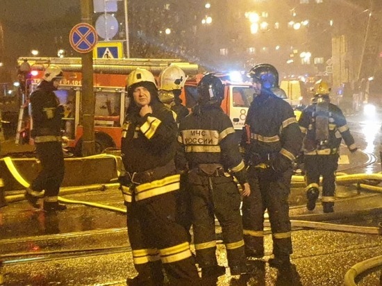 Прокуратура Петербурга начала проверку после пожара на складе в Шушарах