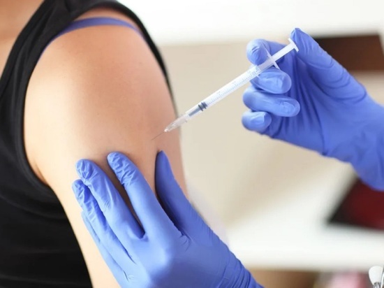 Городская больница Костромы приглашает иностранных граждан сделать прививку от коронавирусной инфекции