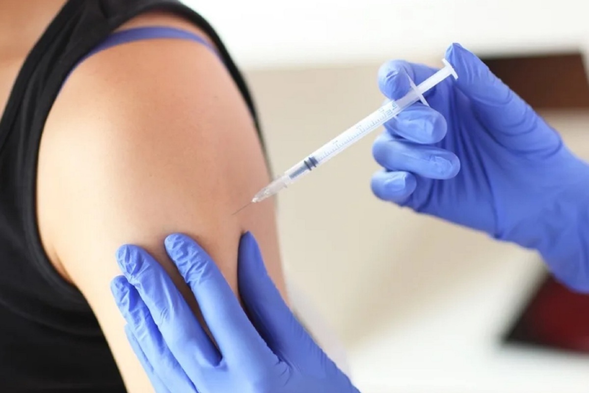 Городская больница Костромы приглашает иностранных граждан сделать прививку от коронавирусной инфекции