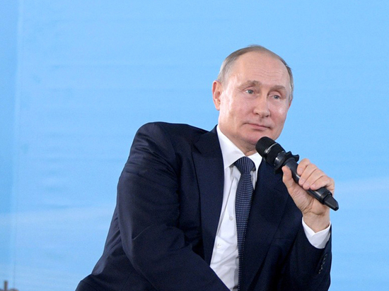 Путин поддержал идею запрета вылова китов и белух для развлечений