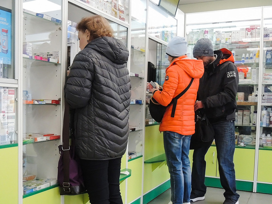 Врач назвал главные ошибки россиян при походах в аптеку