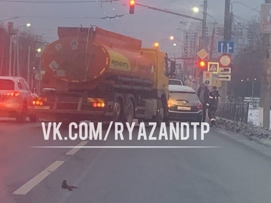 На Московском шоссе в Рязани произошло ДТП с участием бензовоза
