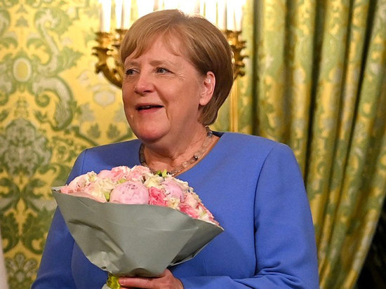 Bild рассказала про первый день Меркель на пенсии