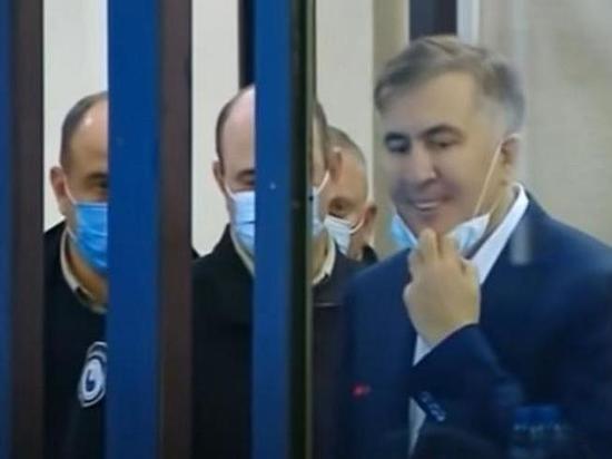 Саакашвили: "меня обвиняют в походе в баню с Ющенко"
