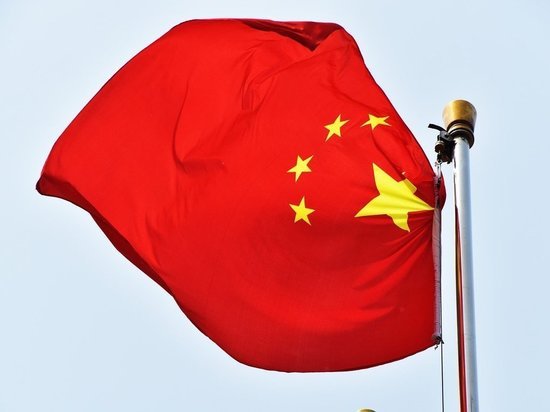 В Китае членов компартии призвали заводить троих детей