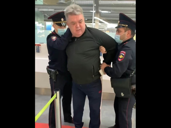 Задержанного в Пулково без маски заслуженного тренера оштрафовали